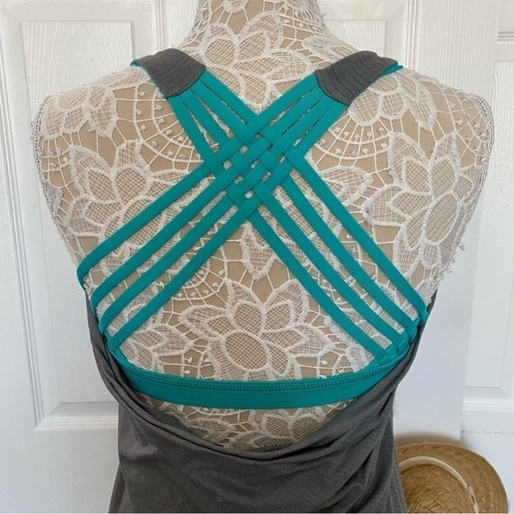 Lululemon Wild Tank Heathered Slate Blue Tropics fabric sweat-wicking size:6 - Picture 13 of 16